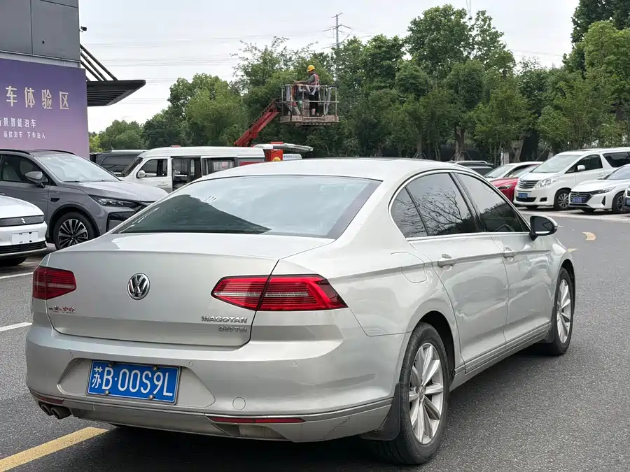 Volkswagen Magotan