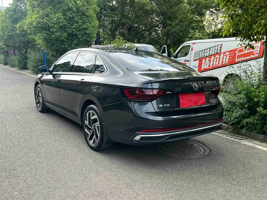 Volkswagen Sagitar