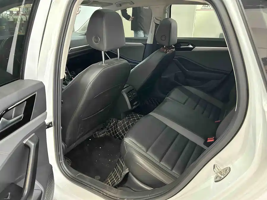 Volkswagen Sagitar