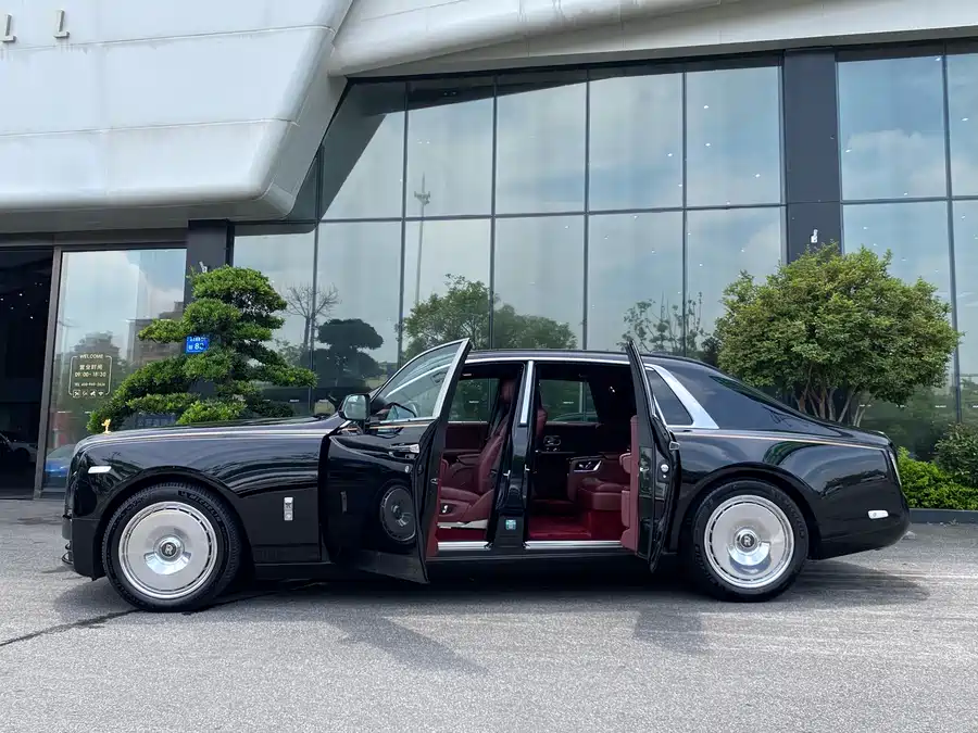 Rolls-Royce Phantom