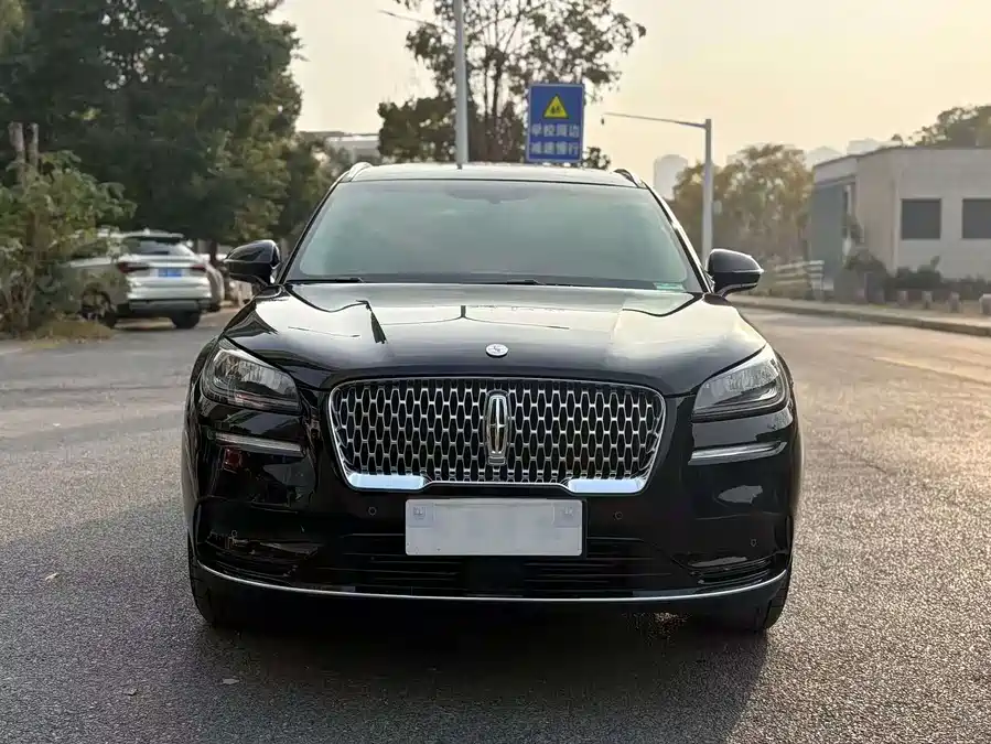 Lincoln Adventurer