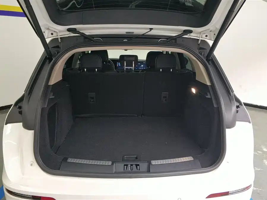 Lincoln Adventurer