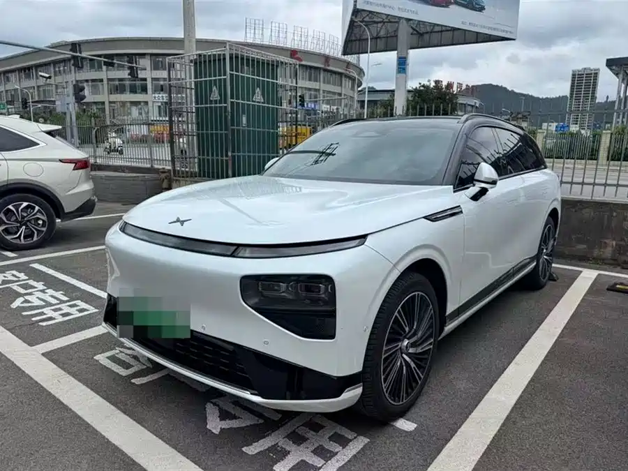Xpeng G9