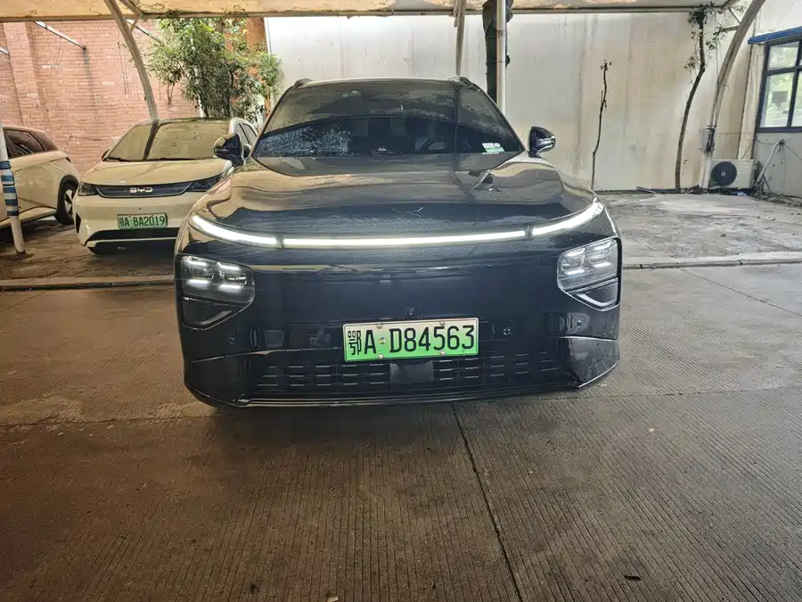 Xpeng G9