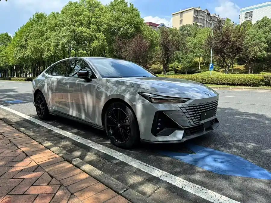 Changan UNI-V