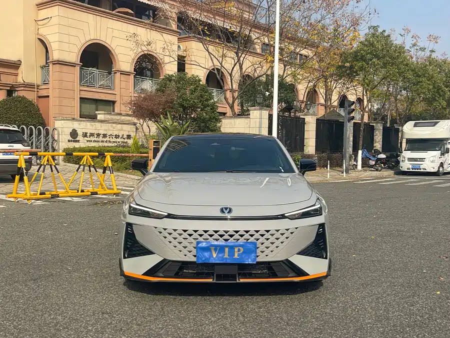 Changan UNI-V
