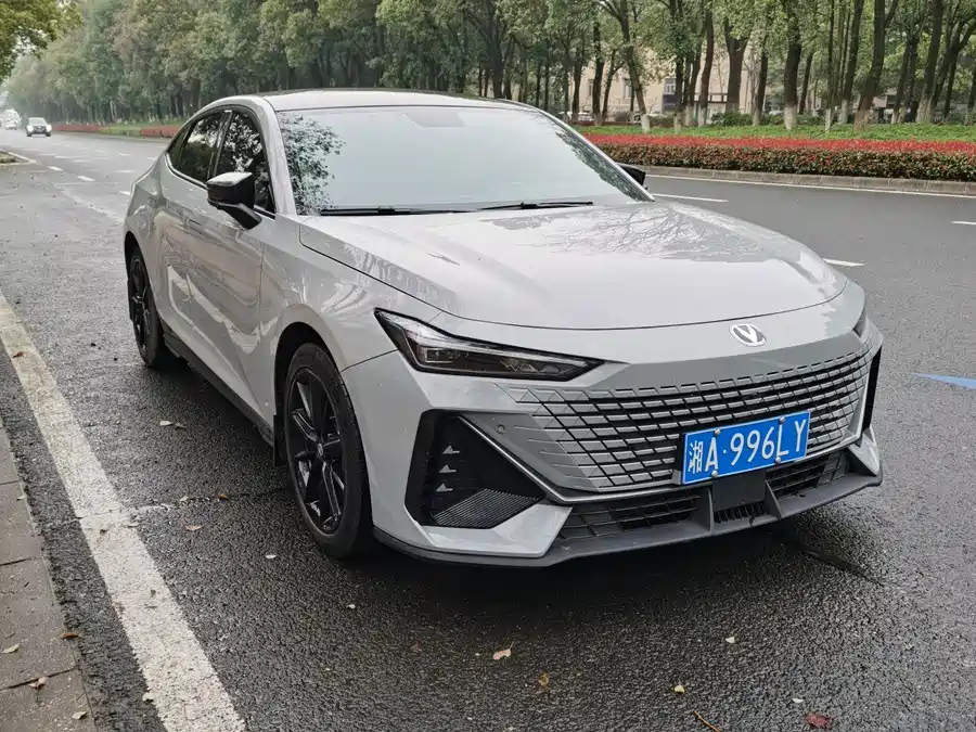 Changan UNI-V