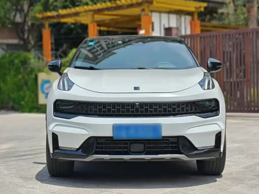 Lynk & Co 05
