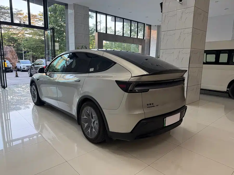 Tesla Model YL