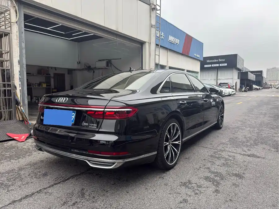 Audi A8