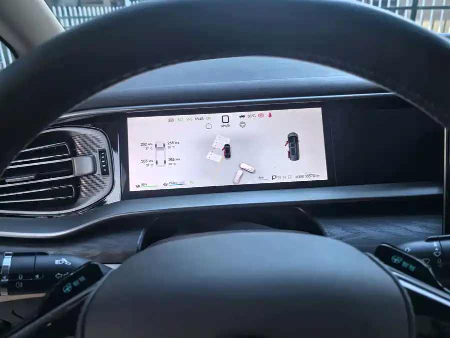 BYD D9