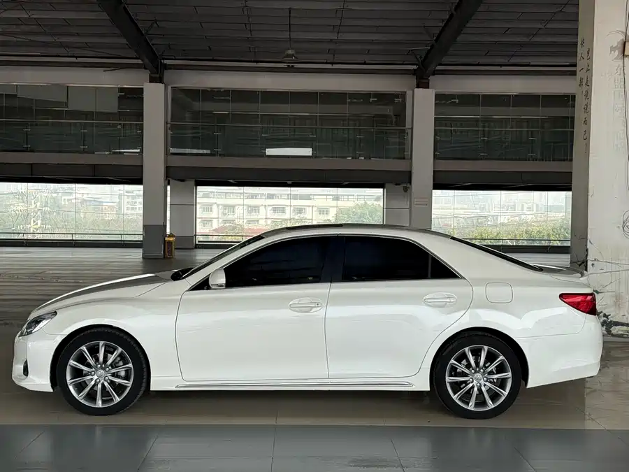 Toyota Reiz