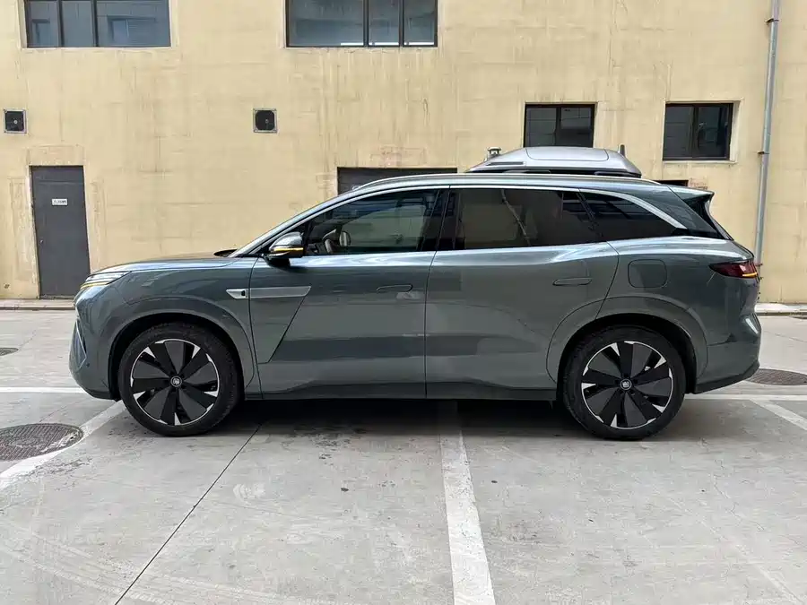 BYD Tang L