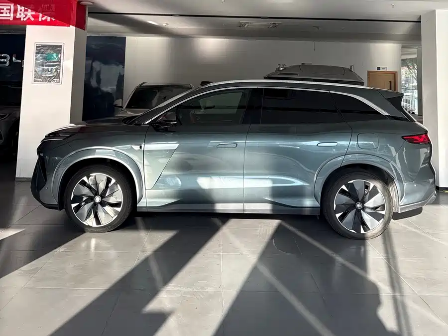 BYD Tang L