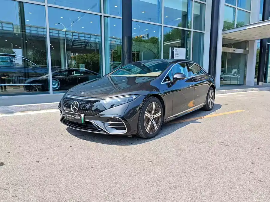 Mercedes Benz EQS
