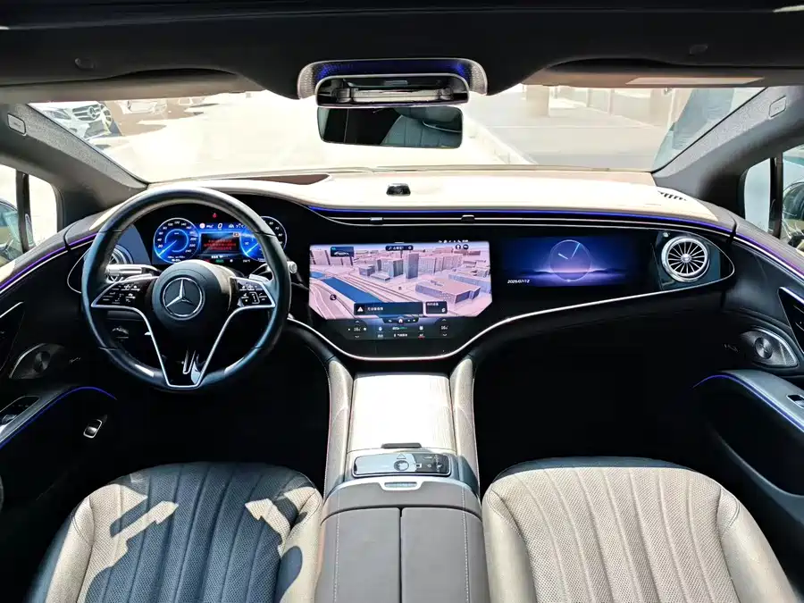 Mercedes Benz EQS