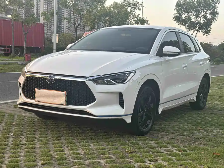BYD e2