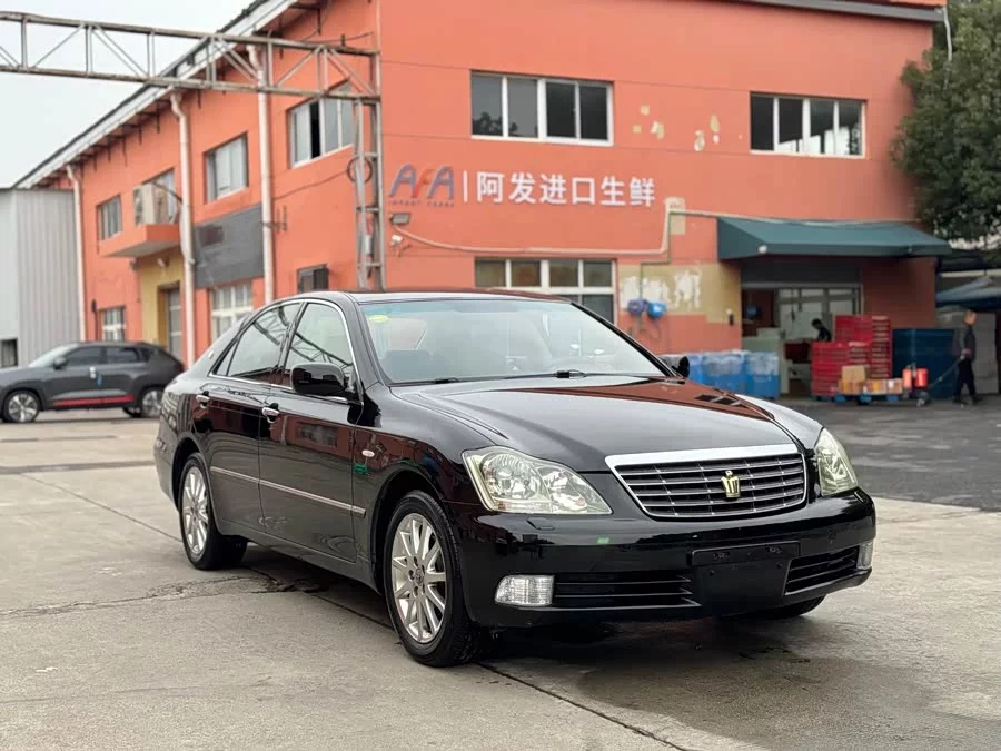 Toyota crown