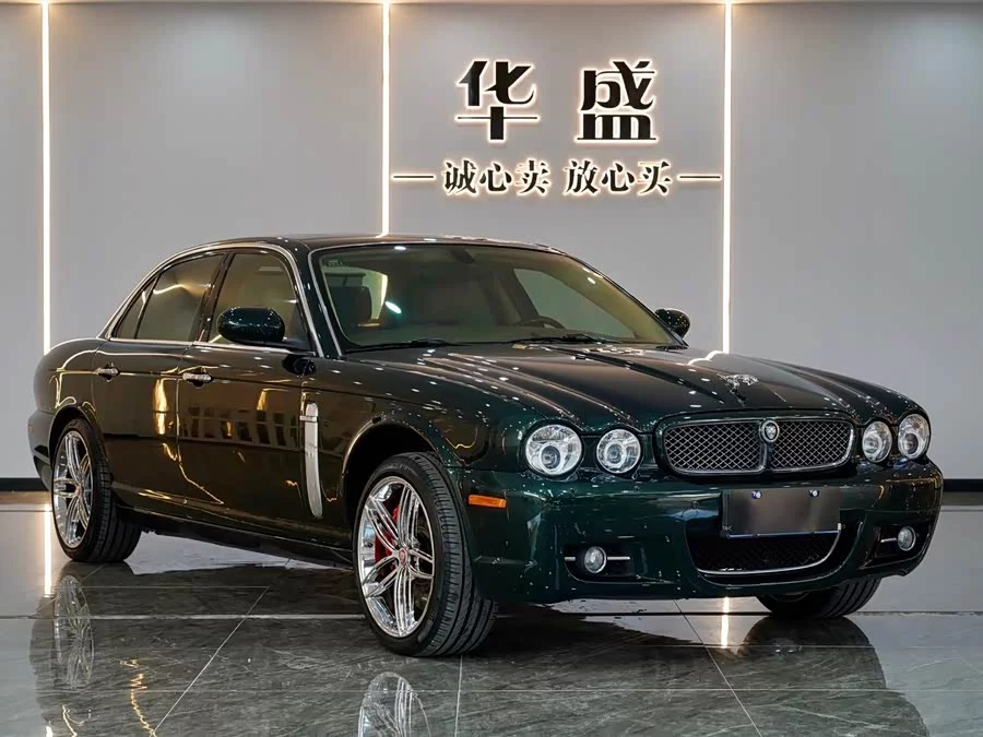 Jaguar XJ