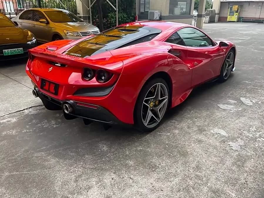 Ferrari F8