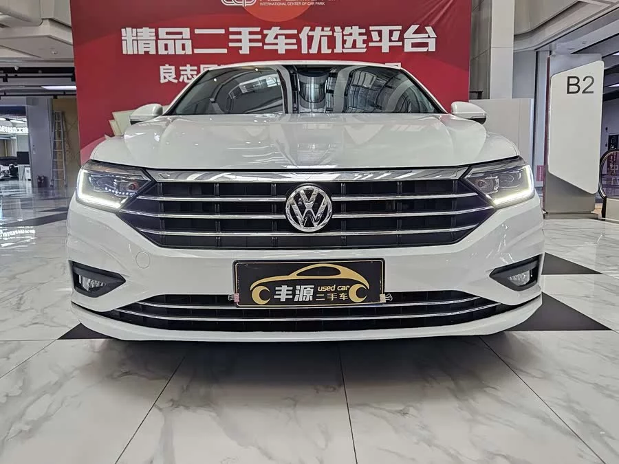 Volkswagen Sagitar