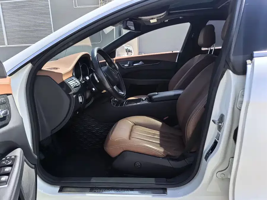 Mercedes Benz CLS