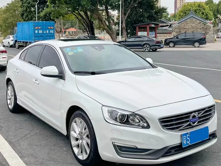 Volvo S60