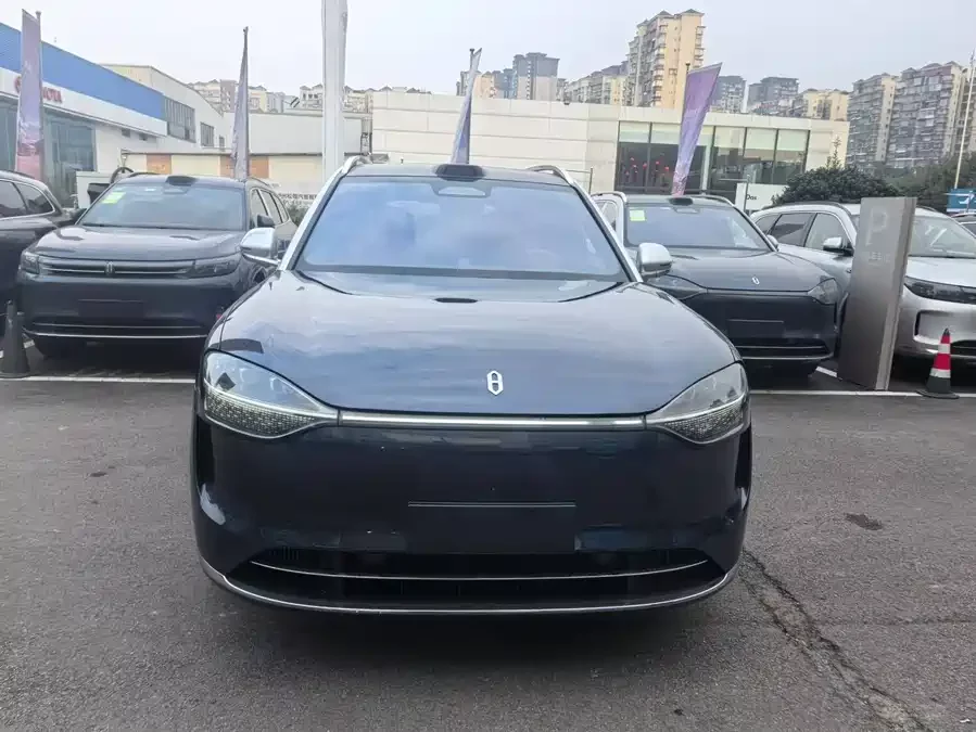 AITO Wenjie M9
