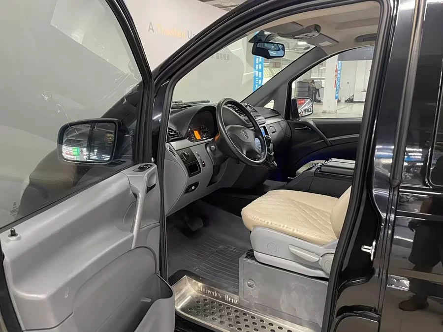 Mercedes Benz Vito