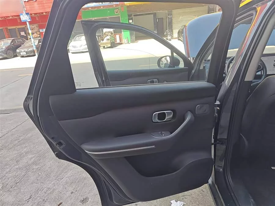 Leapmotor C10