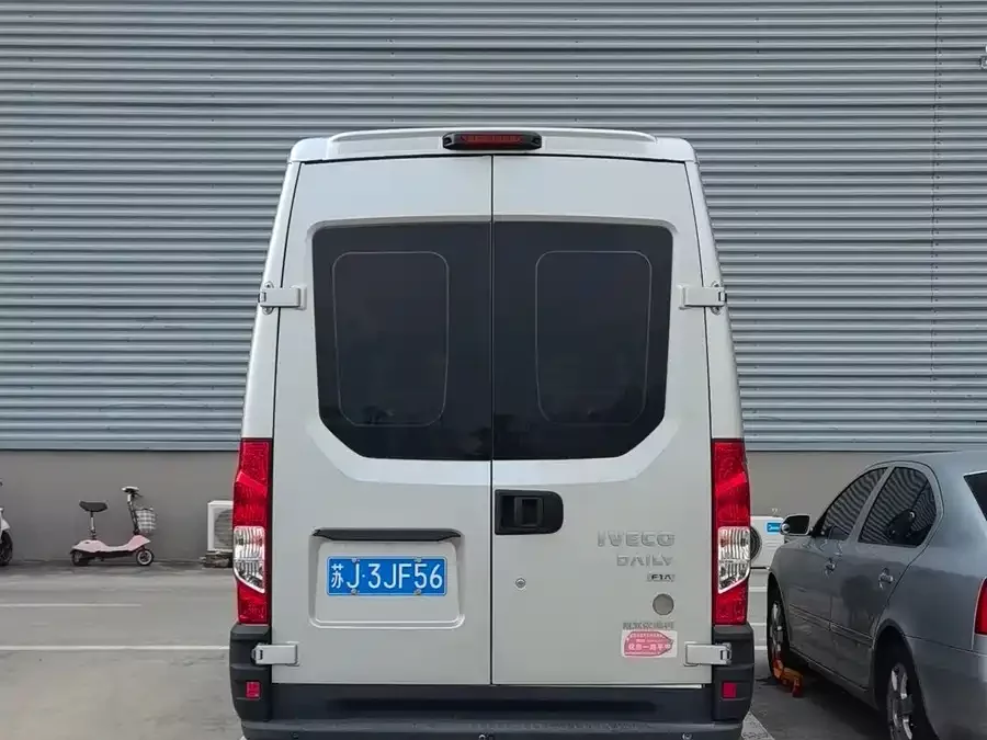 Iveco Wolfson