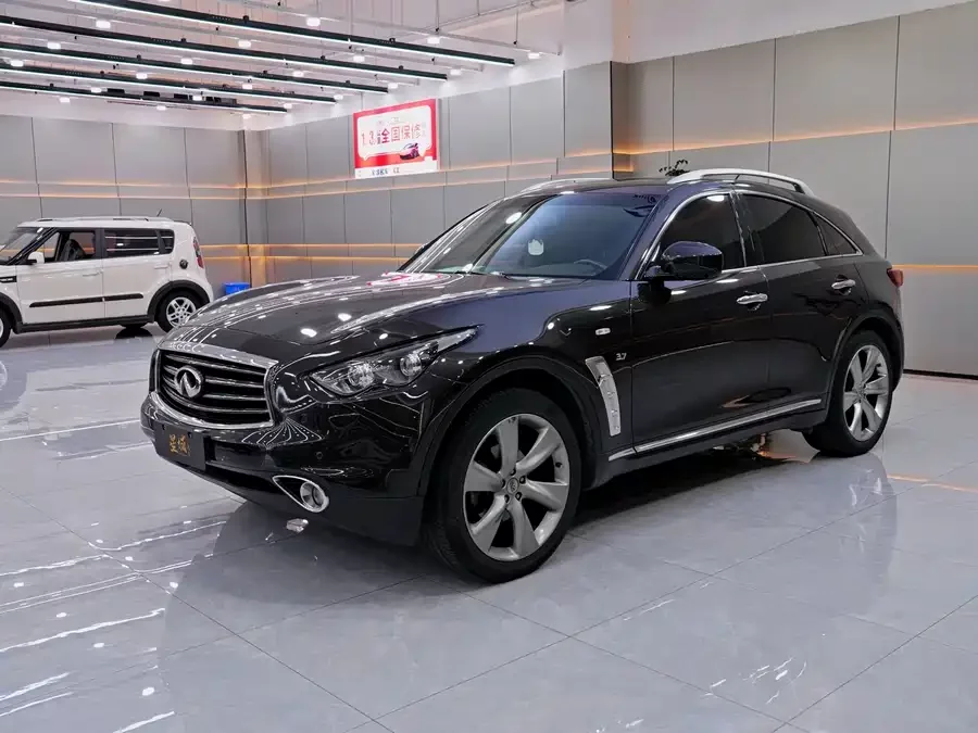 Infiniti QX70