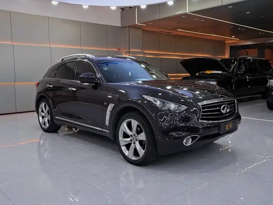 Infiniti QX70