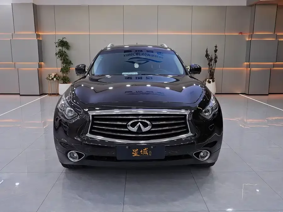 Infiniti QX70