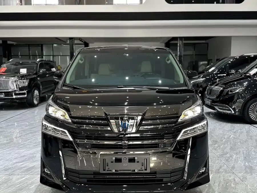 Toyota Crown Vellfire