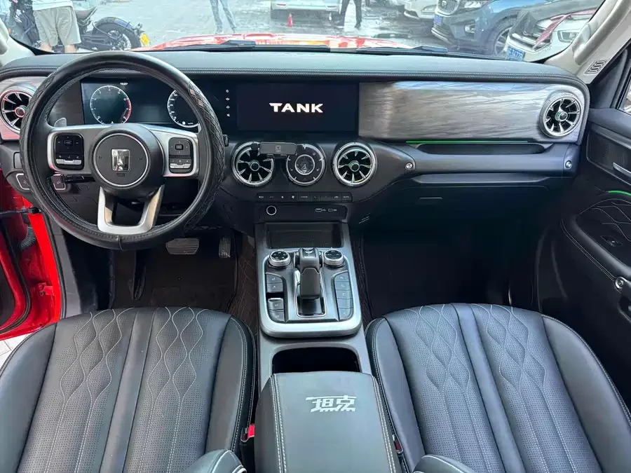 TANK 300