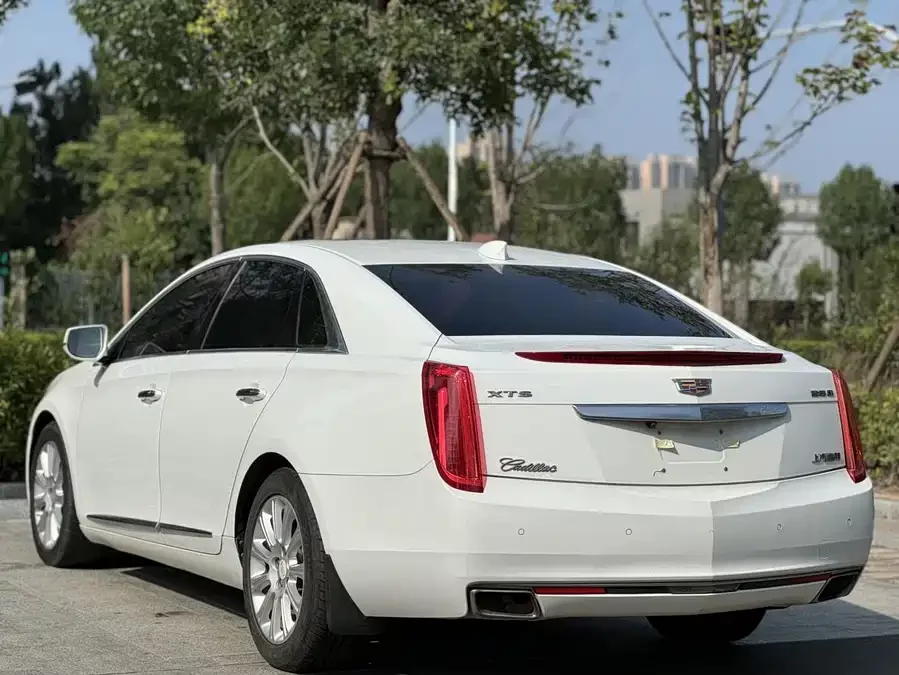 Cadillac XTS