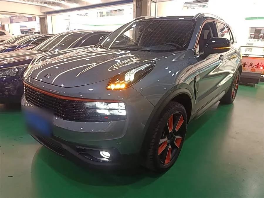 Lynk & Co 01