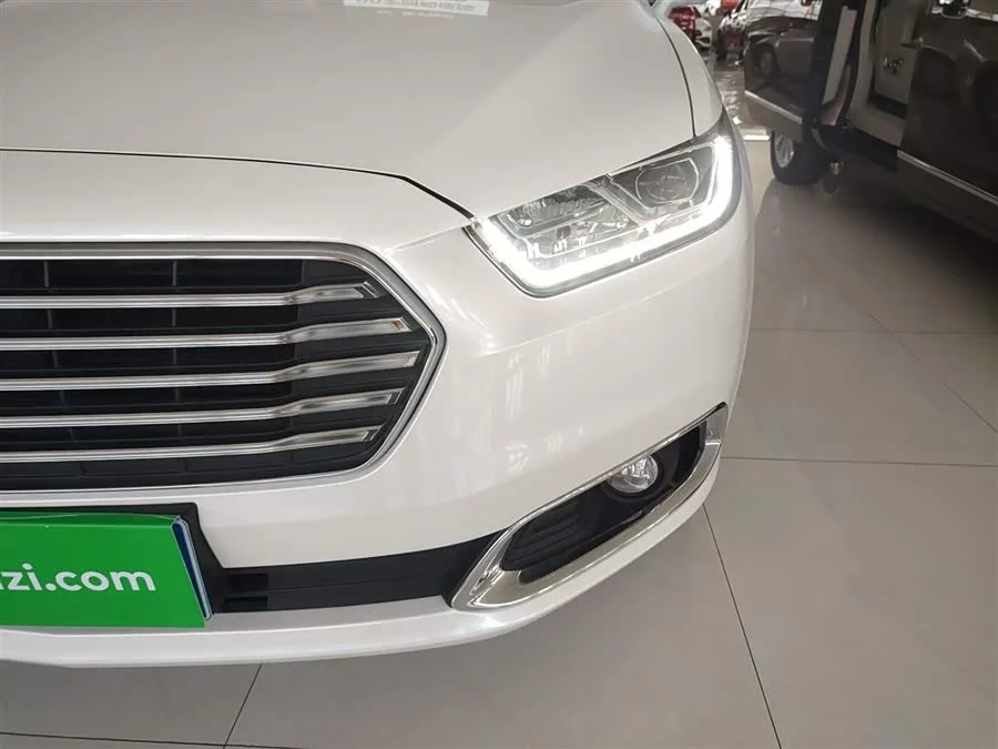 Ford Taurus