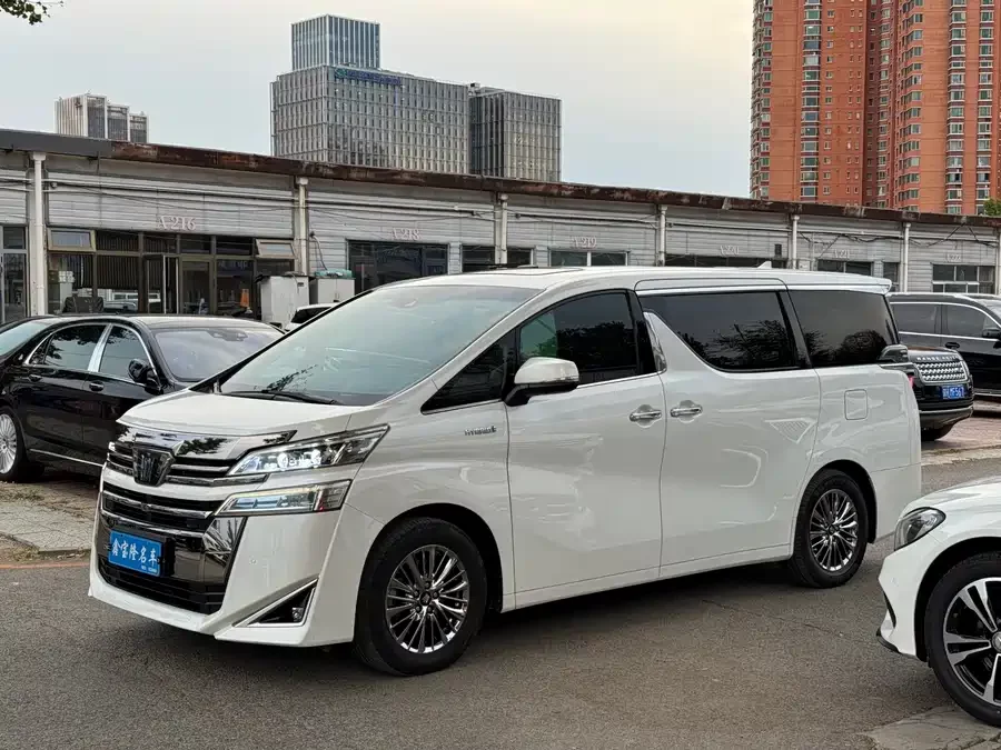 Toyota Crown Vellfire