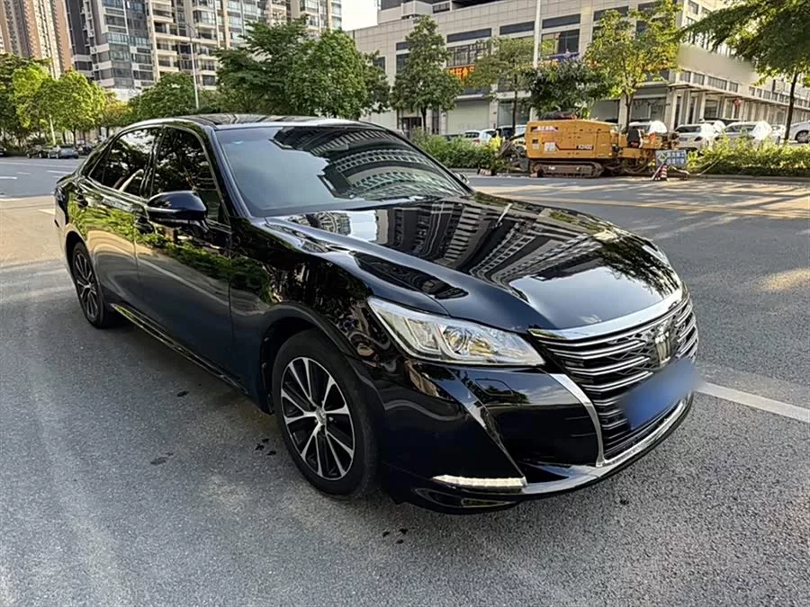 Toyota crown