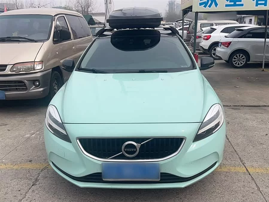 Volvo V40