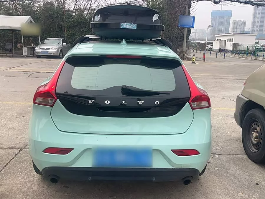 Volvo V40