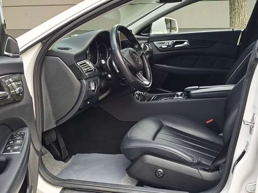Mercedes Benz CLS