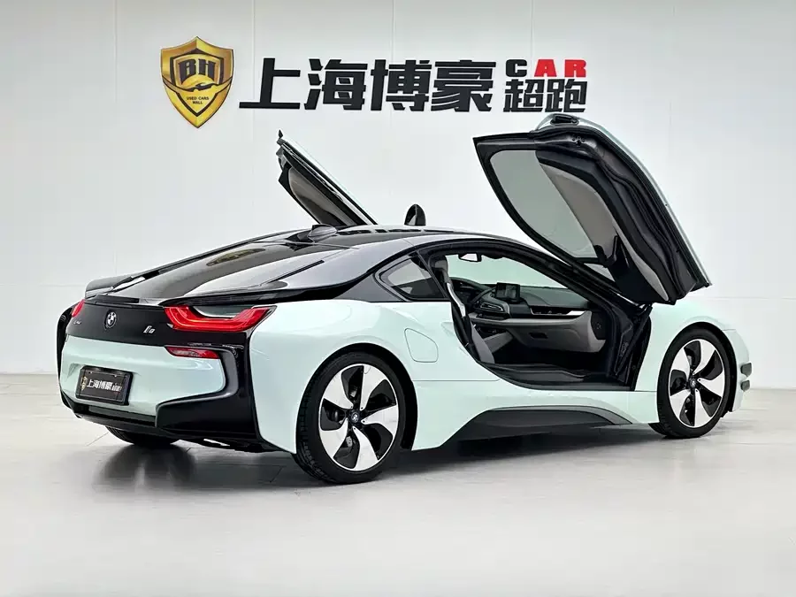 BMW i8