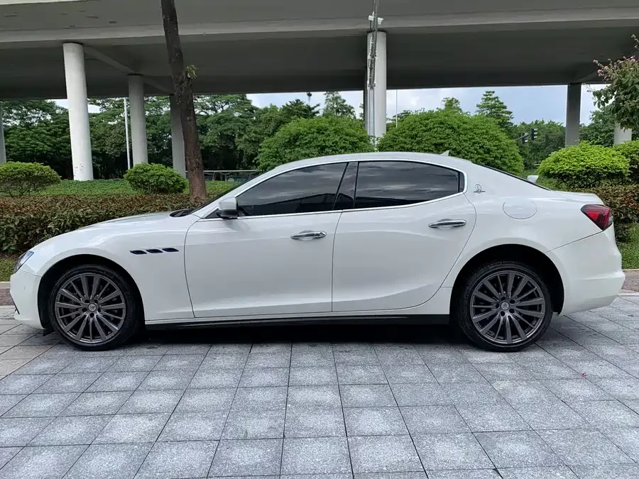 Maserati Ghibli