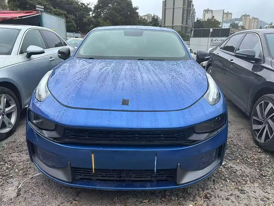 Lynk & Co 03