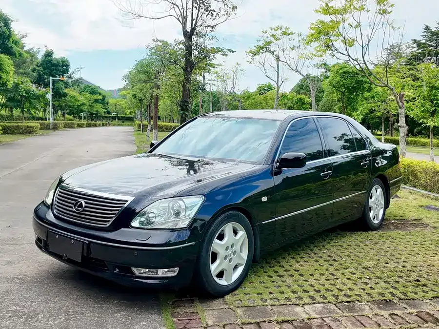 Lexus LS