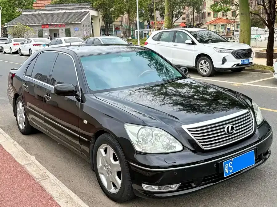 Lexus LS