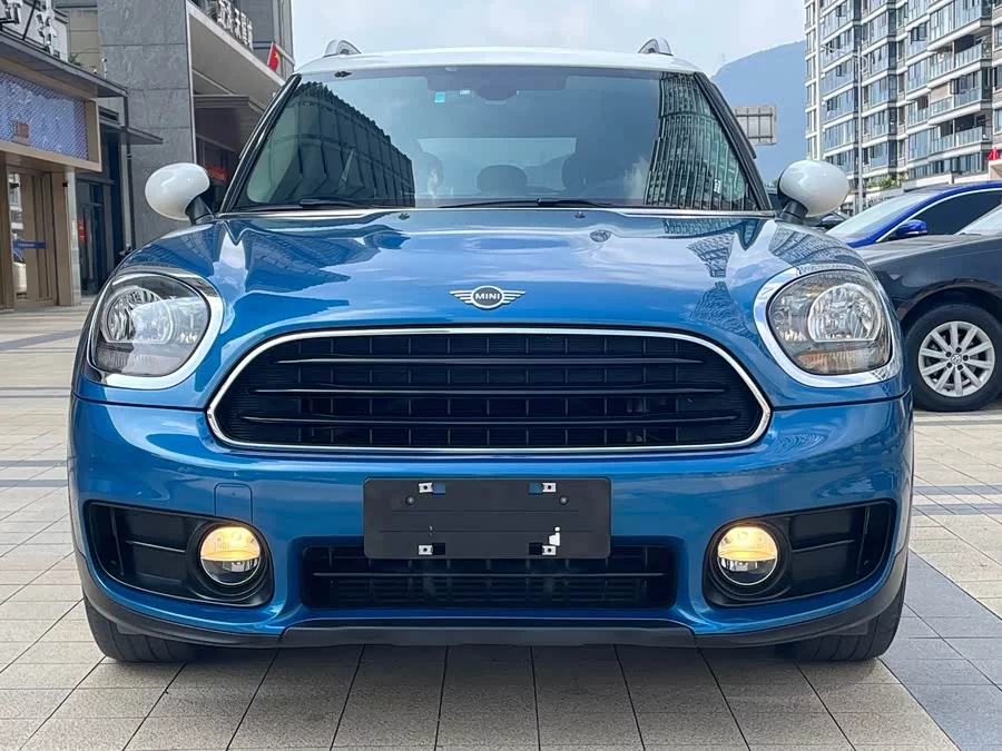 MINI COUNTRYMAN